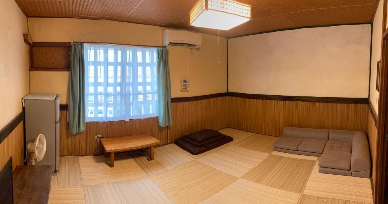 Отель ペンションやいま日和 Ishigaki  Экстерьер фото